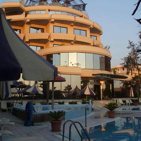 Vela Hotel Kryemëdhej Zewnętrze zdjęcie