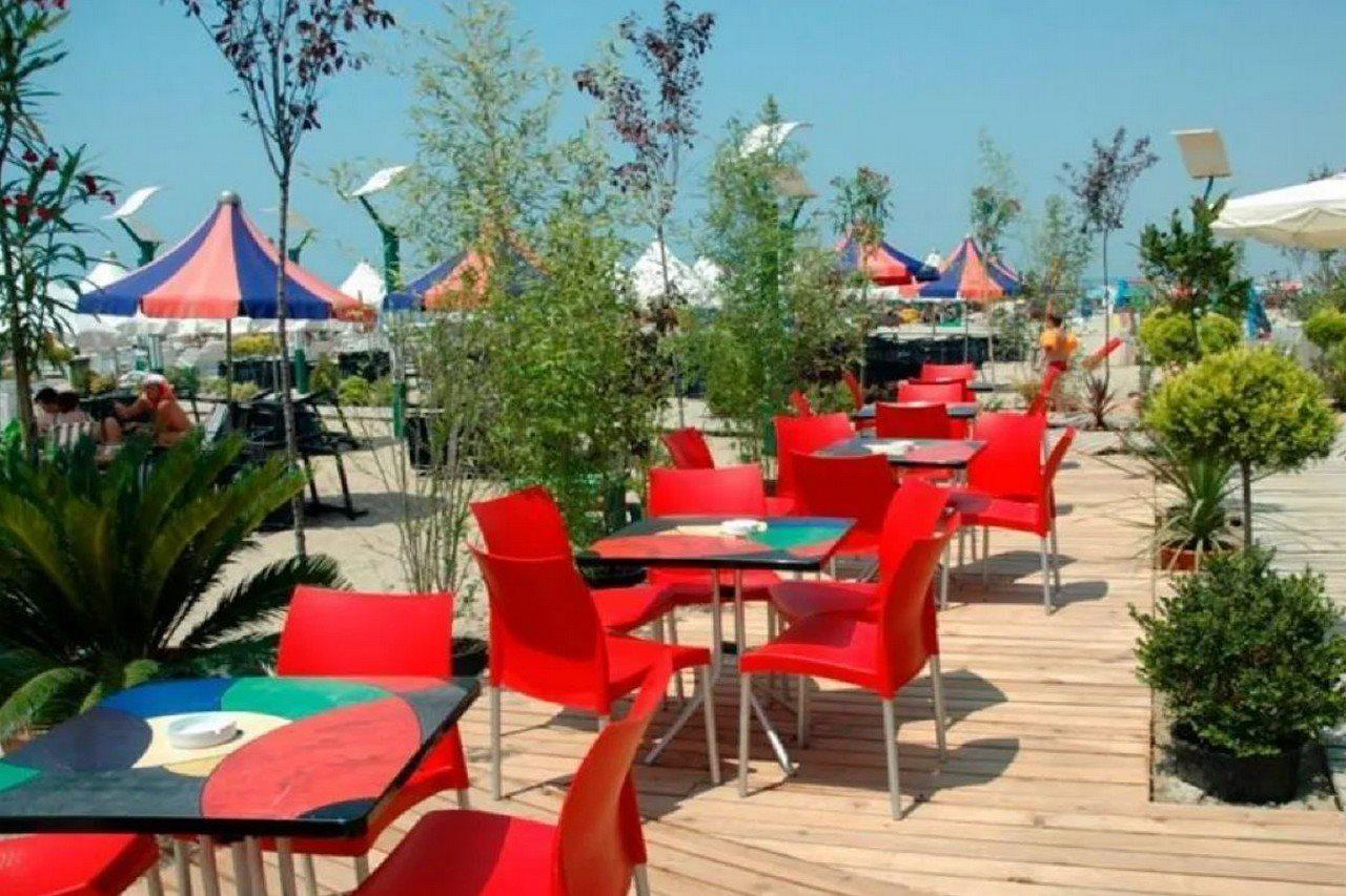 Vela Hotel Kryemëdhej Zewnętrze zdjęcie