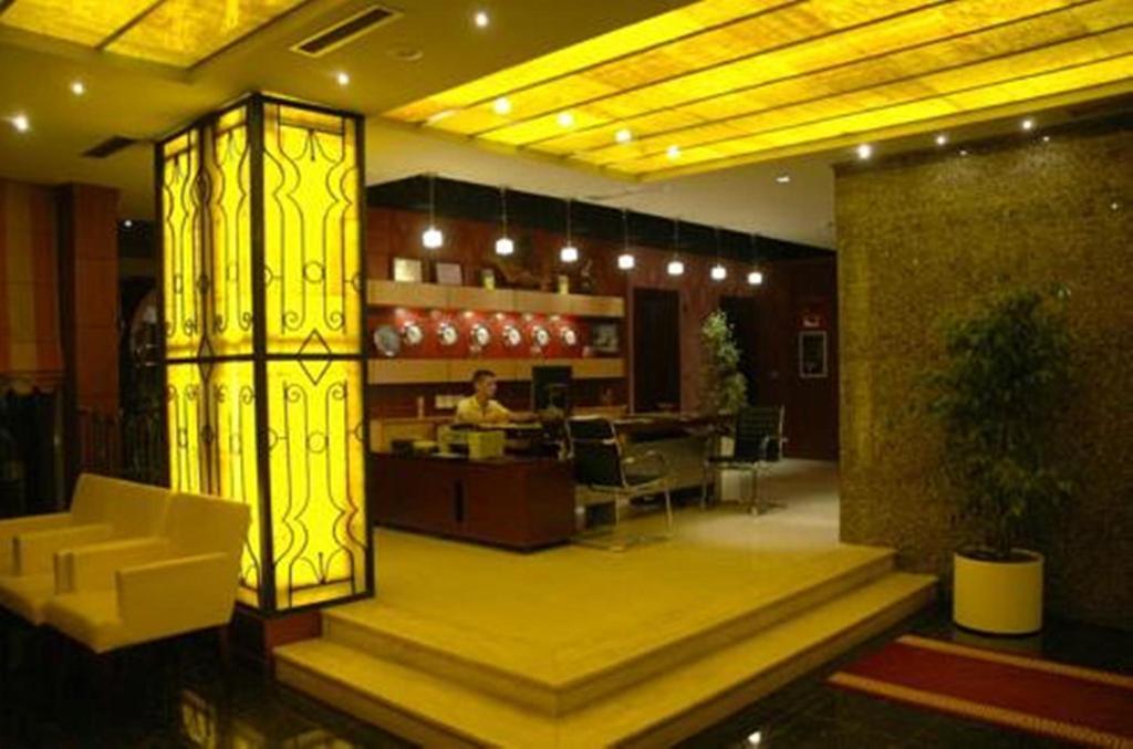 Vela Hotel Kryemëdhej Zewnętrze zdjęcie