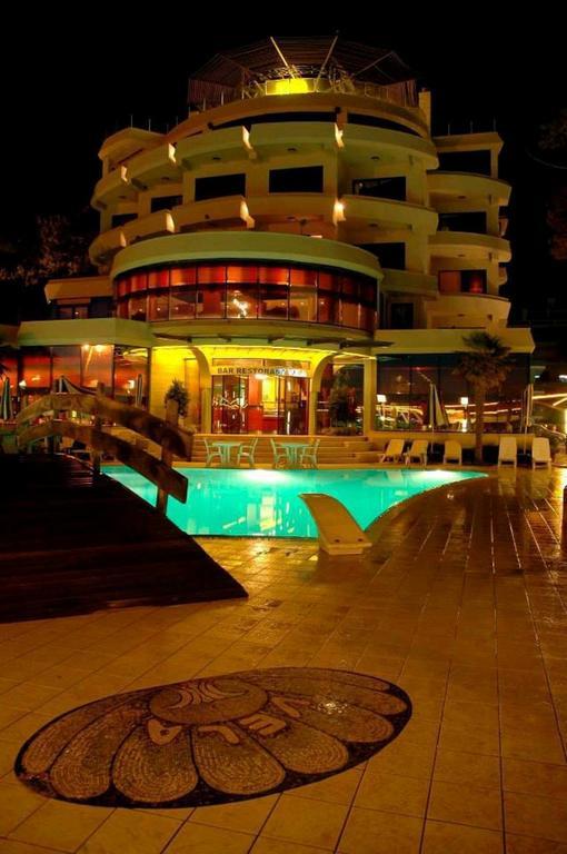Vela Hotel Kryemëdhej Zewnętrze zdjęcie