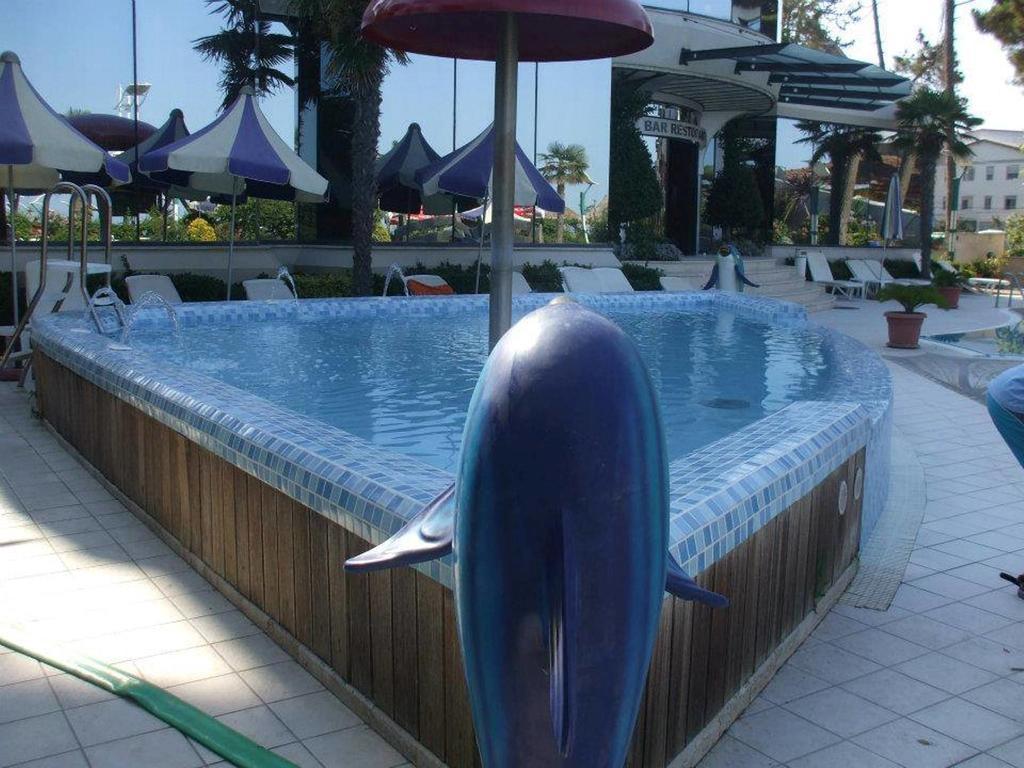 Vela Hotel Kryemëdhej Zewnętrze zdjęcie