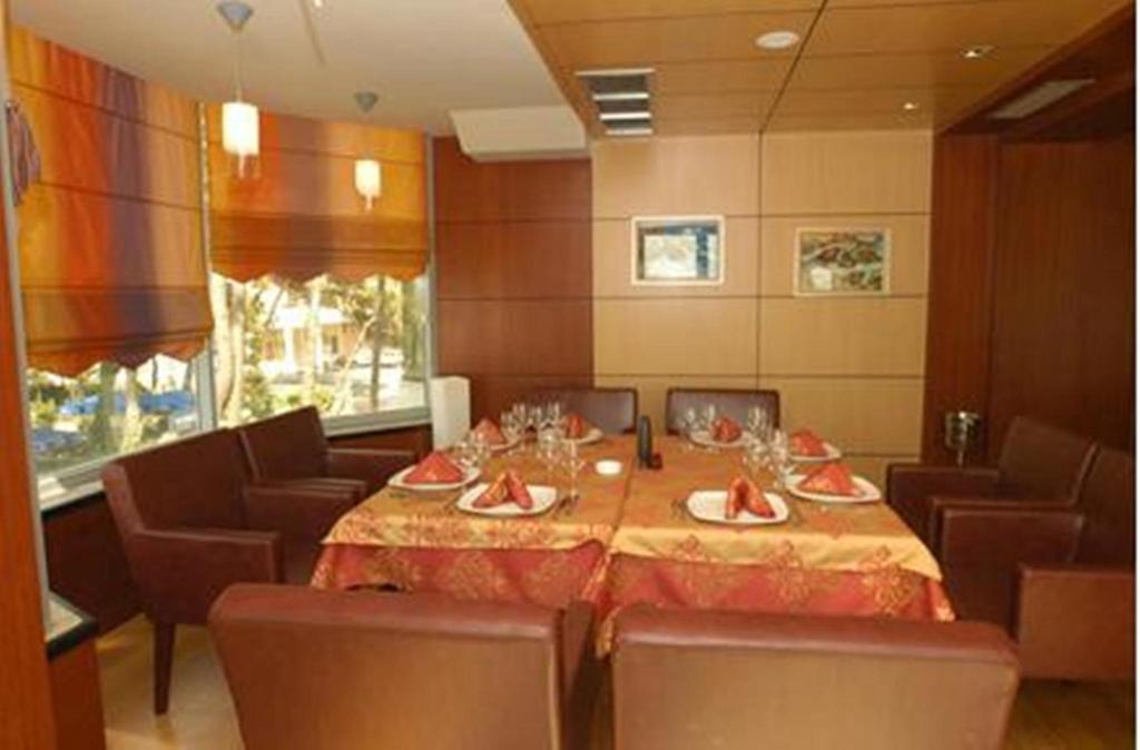 Vela Hotel Kryemëdhej Zewnętrze zdjęcie