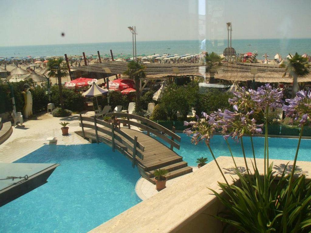 Vela Hotel Kryemëdhej Zewnętrze zdjęcie