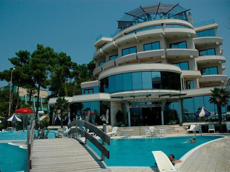 Vela Hotel Kryemëdhej Zewnętrze zdjęcie