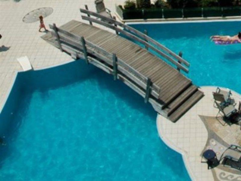Vela Hotel Kryemëdhej Zewnętrze zdjęcie