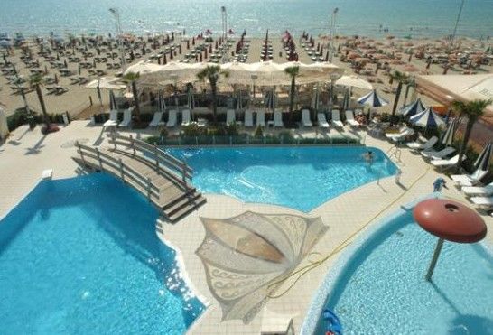 Vela Hotel Kryemëdhej Zewnętrze zdjęcie